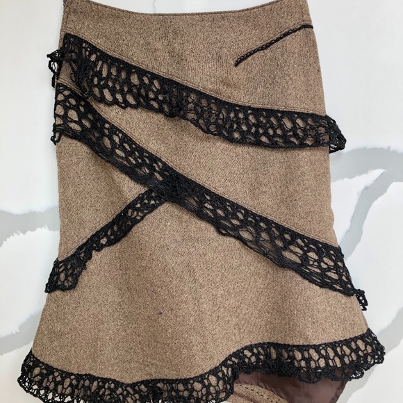 Beautiful wool blend skirt with linen lace - Picture 2 of 6